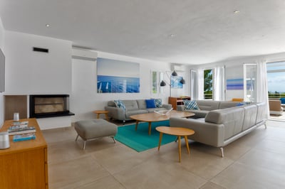 Luxury Villa Photo #26