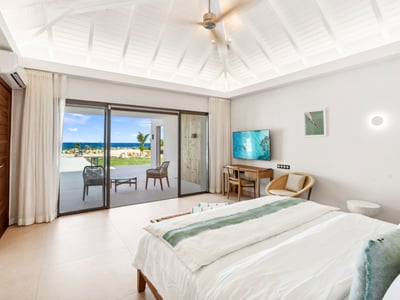 Luxury Villa Photo #36