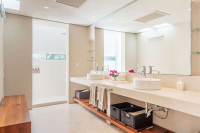 Luxury Villa Photo #25