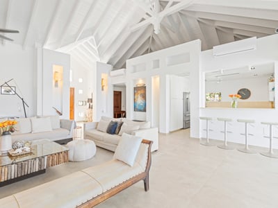 Luxury Villa Photo #26