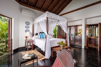 Luxury Villa Photo #8
