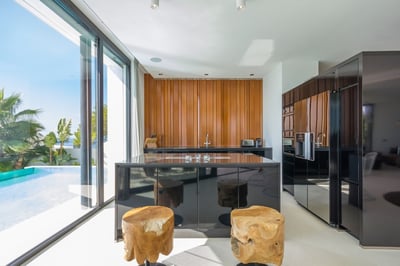 Luxury Villa Photo #14