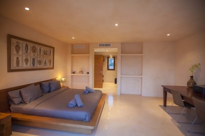 Luxury Villa Photo #13