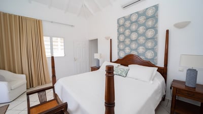 Luxury Villa Photo #15