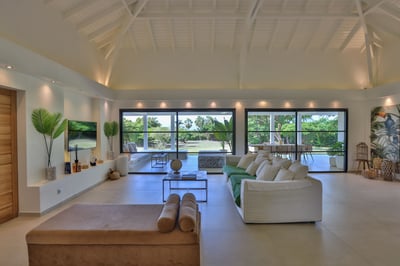 Luxury Villa Photo #23