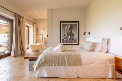 Luxury Villa Photo #12