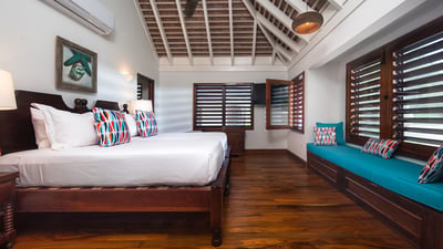 Luxury Villa Photo #13