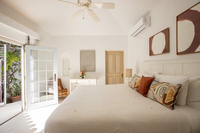 Luxury Villa Photo #30