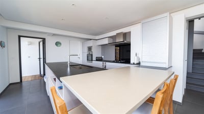 Dining Area & Kitchen