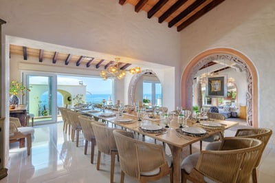 Luxury Villa Photo #13