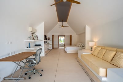 Luxury Villa Photo #35