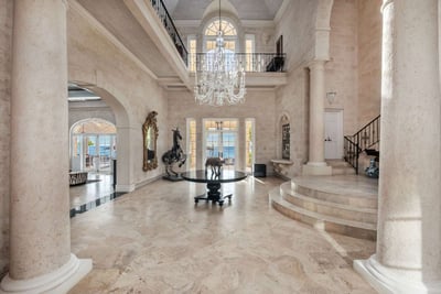 Luxury Villa Photo #24