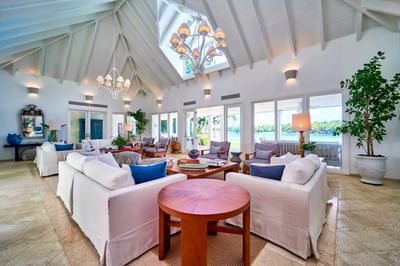 Luxury Villa Photo #13