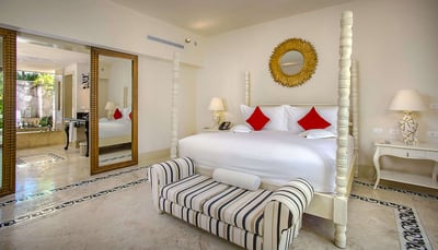 Luxury Villa Photo #9