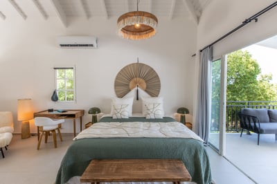Luxury Villa Photo #18