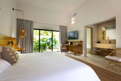Luxury Villa Photo #13