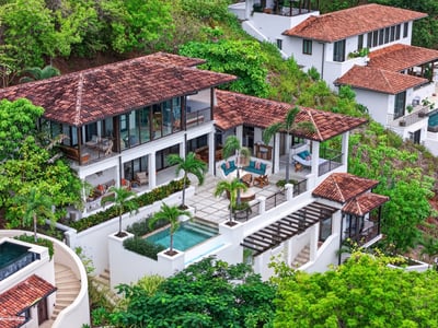 Luxury Villa Photo #49