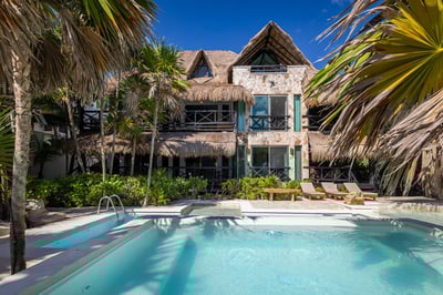 Luxury Villa Photo #3