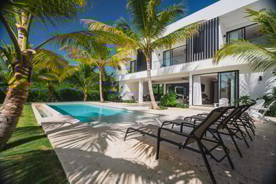 Luxury Villa Photo #8
