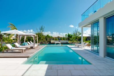 Luxury Villa Photo #3