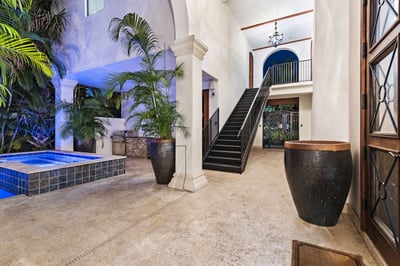 Luxury Villa Photo #13