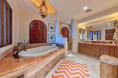 Luxury Villa Photo #47