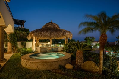 Luxury Villa Photo #12
