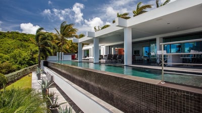 Luxury Villa Photo #11