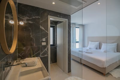 Luxury Villa Photo #59