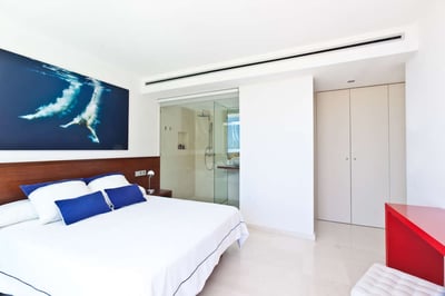 Luxury Villa Photo #31