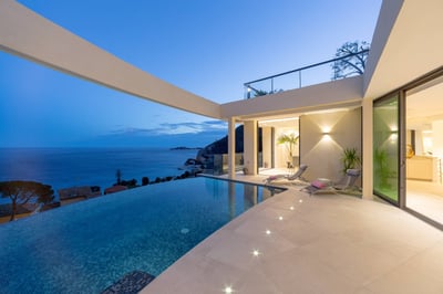 Luxury Villa Photo #5