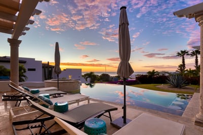 Luxury Villa Photo #14