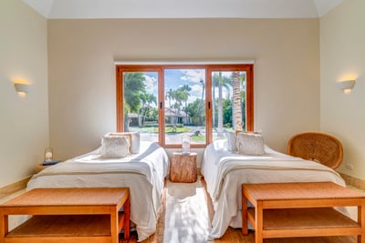 Luxury Villa Photo #25