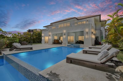 Luxury Villa Photo #3