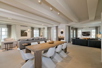Luxury Villa Photo #33
