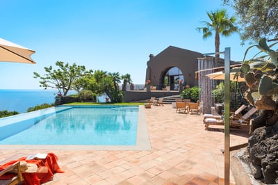 Luxury Villa Photo #7