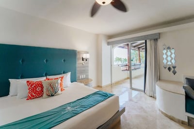 Luxury Villa Photo #40