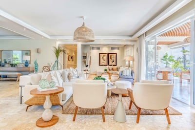 Luxury Villa Photo #14