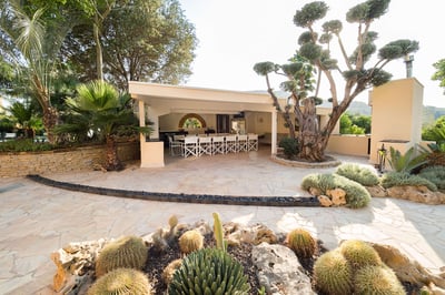 Luxury Villa Photo #13