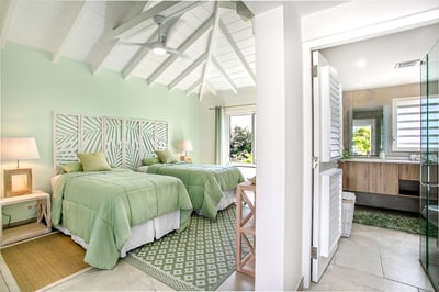 Luxury Villa Photo #22