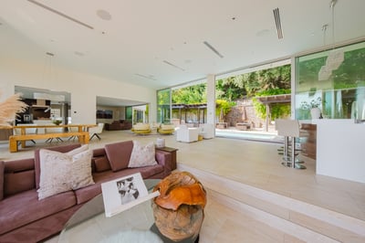 Luxury Villa Photo #35