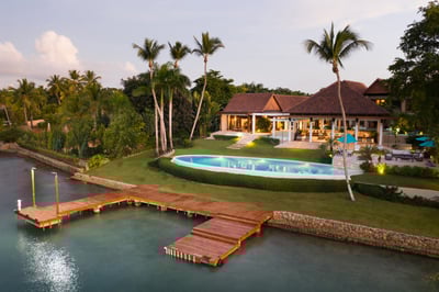 Luxury Villa Photo #3