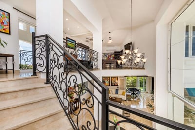 Luxury Villa Photo #40