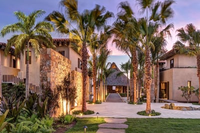 Luxury Villa Photo #4