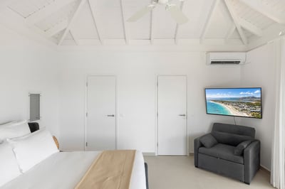 Luxury Villa Photo #17