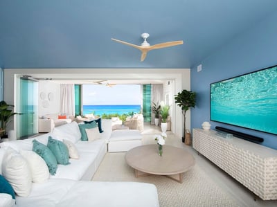 Luxury Villa Photo #3