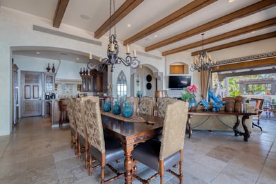 Luxury Villa Photo #32