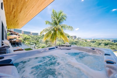 Penthouse Level | Jacuzzi for 3 Guests
