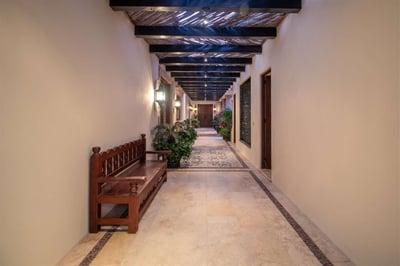 Luxury Villa Photo #22