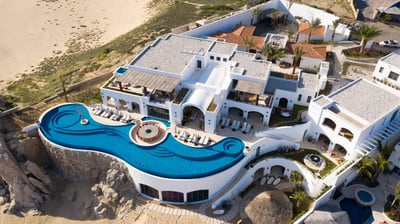 Luxury Villa Photo #3